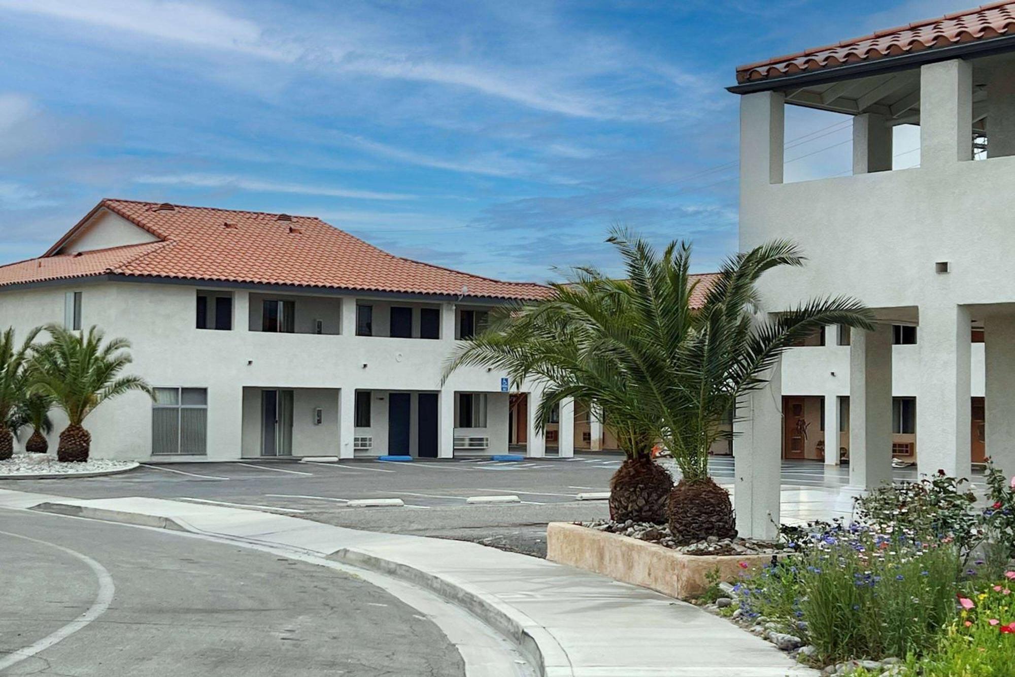 Days Inn By Wyndham Ridgecrest Near China Lake Naval Station Ngoại thất bức ảnh