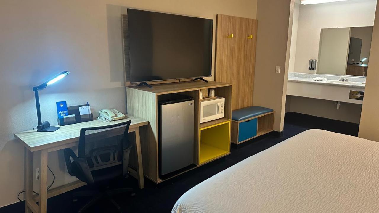 Days Inn By Wyndham Ridgecrest Near China Lake Naval Station Ngoại thất bức ảnh