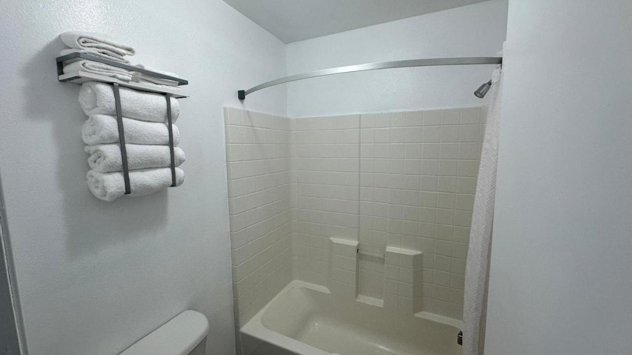 Days Inn By Wyndham Ridgecrest Near China Lake Naval Station Ngoại thất bức ảnh